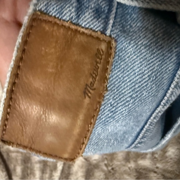 Madewell Blue Mom Jeans Jeans with Natural Distressing size 26 - Picture 5 of 9